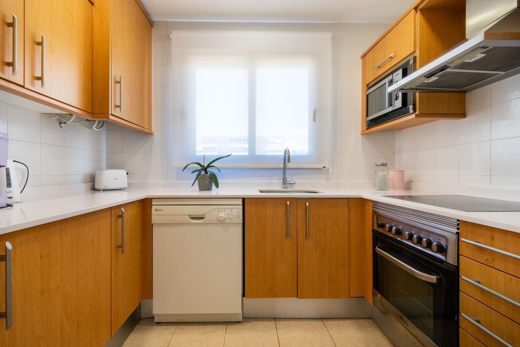 Albir Confort - Avenida 1 Dorm Apartment *